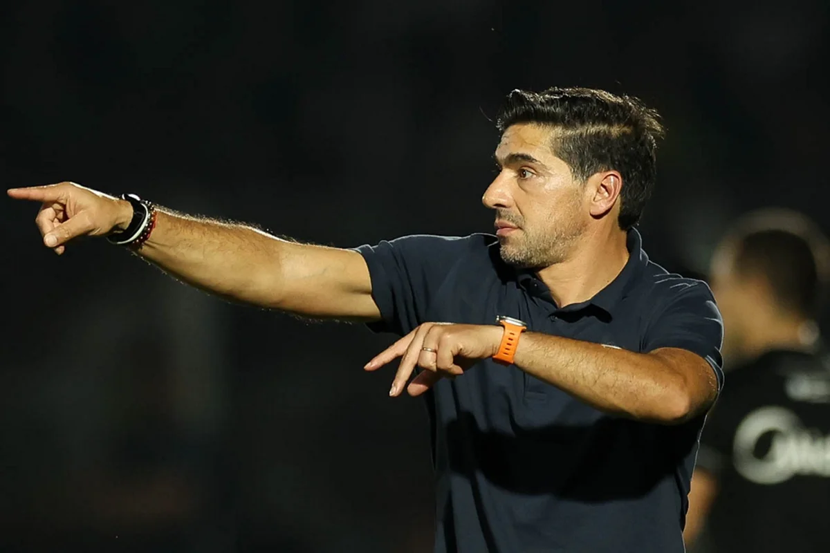 Pleno do STJD aumenta o gancho de Abel Ferreira para três jogos e tira o técnico do Choque-Rei