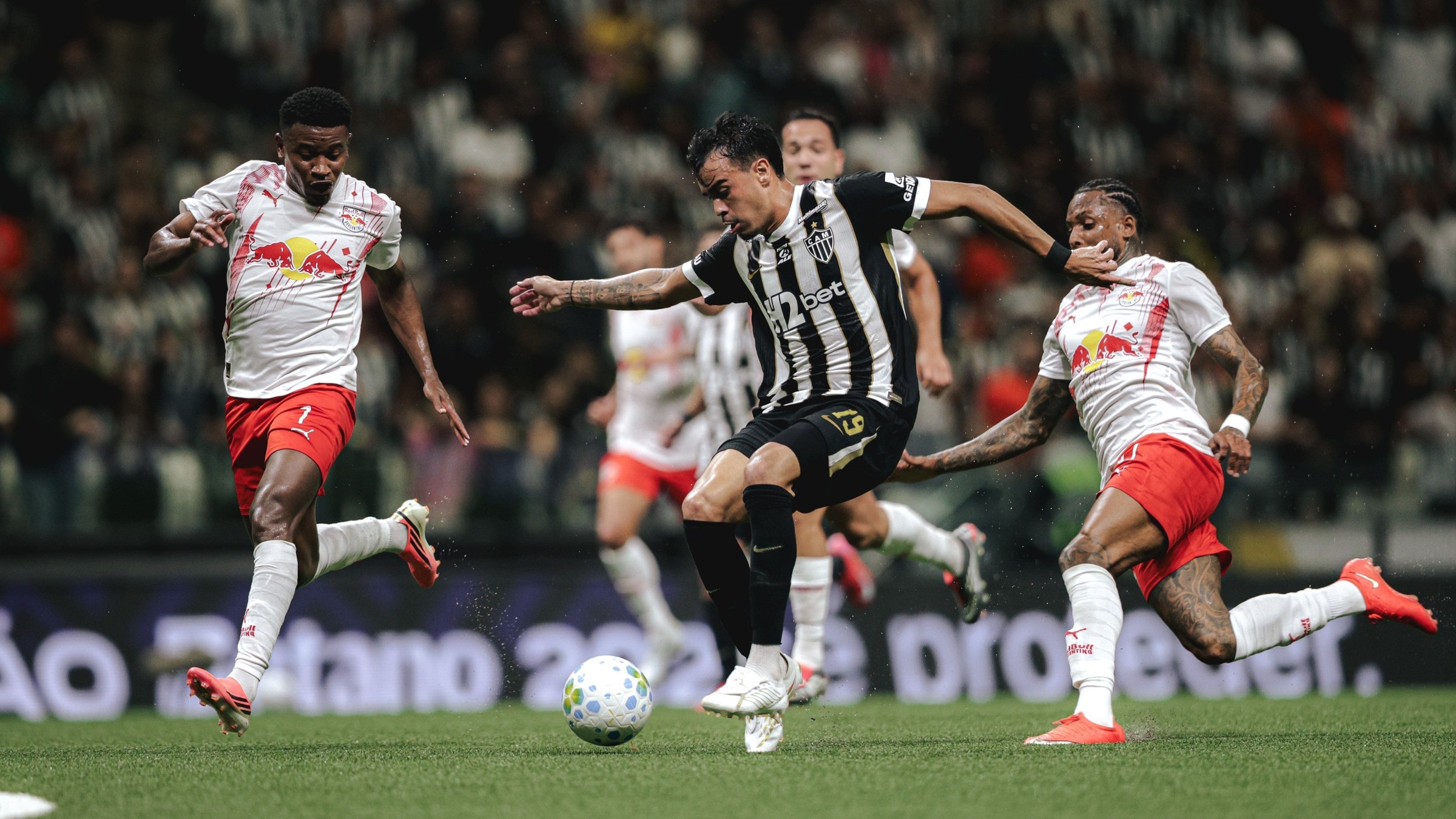 Atlético rescinde com a H2 Bet, perde contrato que poderia passar de R$ 200 milhões e fica sem máster