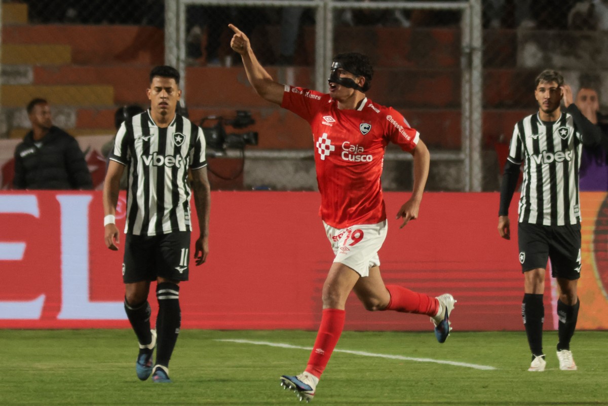 Botafogo leva 6 a 1 do Cienciano em Cusco e vê a Sul-Americana quase acabar