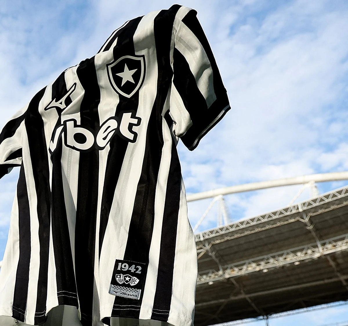 Botafogo já recebeu a Vbet de 2026 e prepara renovação mais barata, com ou sem a MP das bets