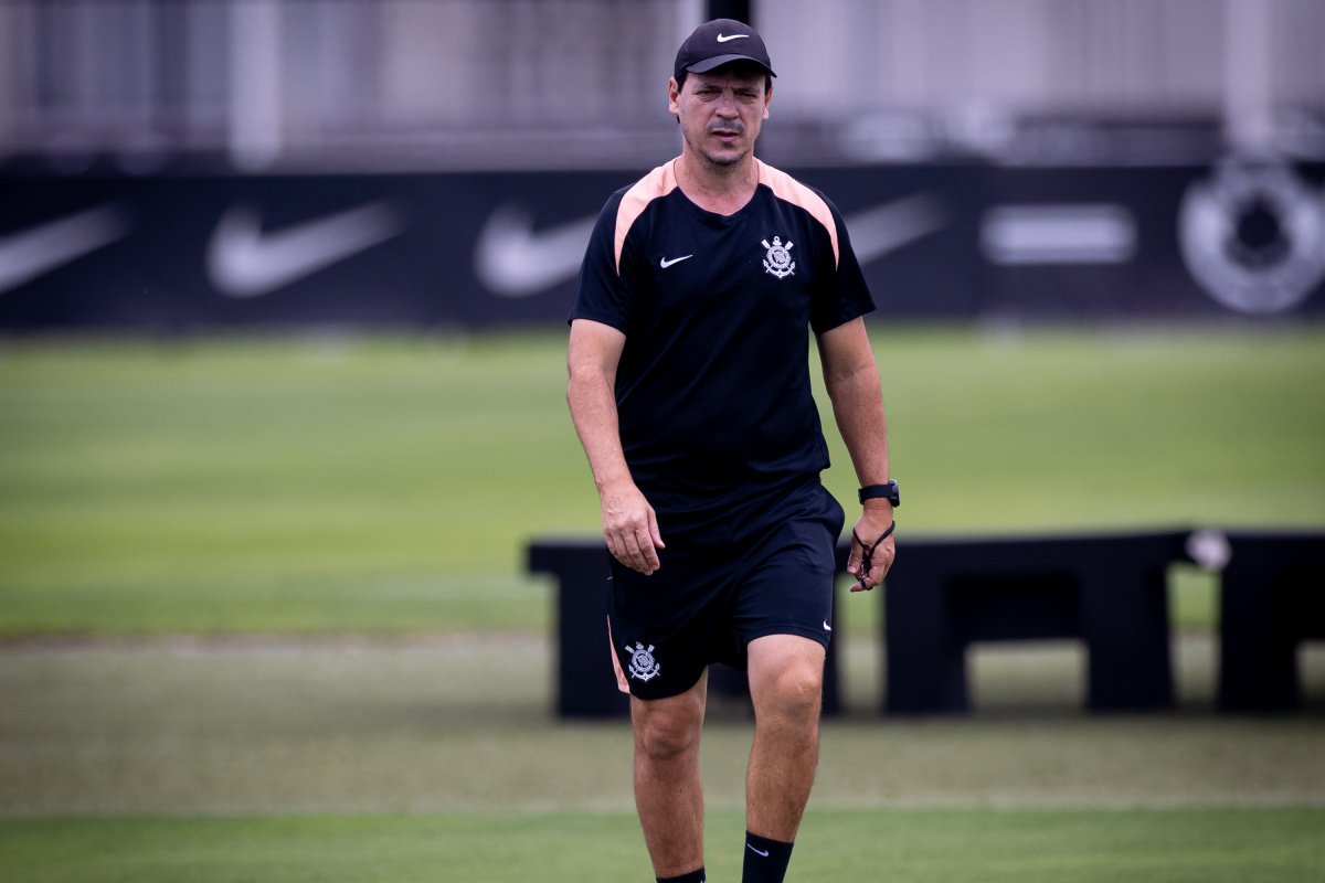 Corinthians só terá o trio da Seleção na véspera e vai ao Beira-Rio sem Carrillo para tentar encerrar jejum de seis jogos
