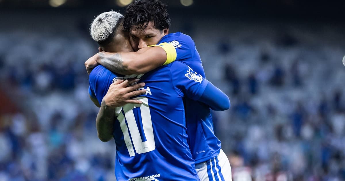 Cruzeiro bate o Athletico-PR por 3 a 1 num Mineirão que protestou antes de comemorar