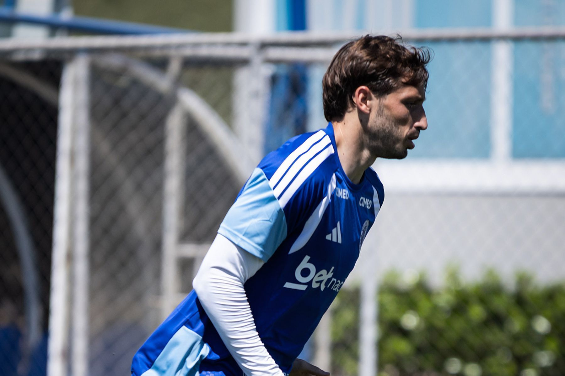 Viña pode estrear pelo Cruzeiro contra o São Paulo e tem oito jogos para convencer o clube a comprá-lo