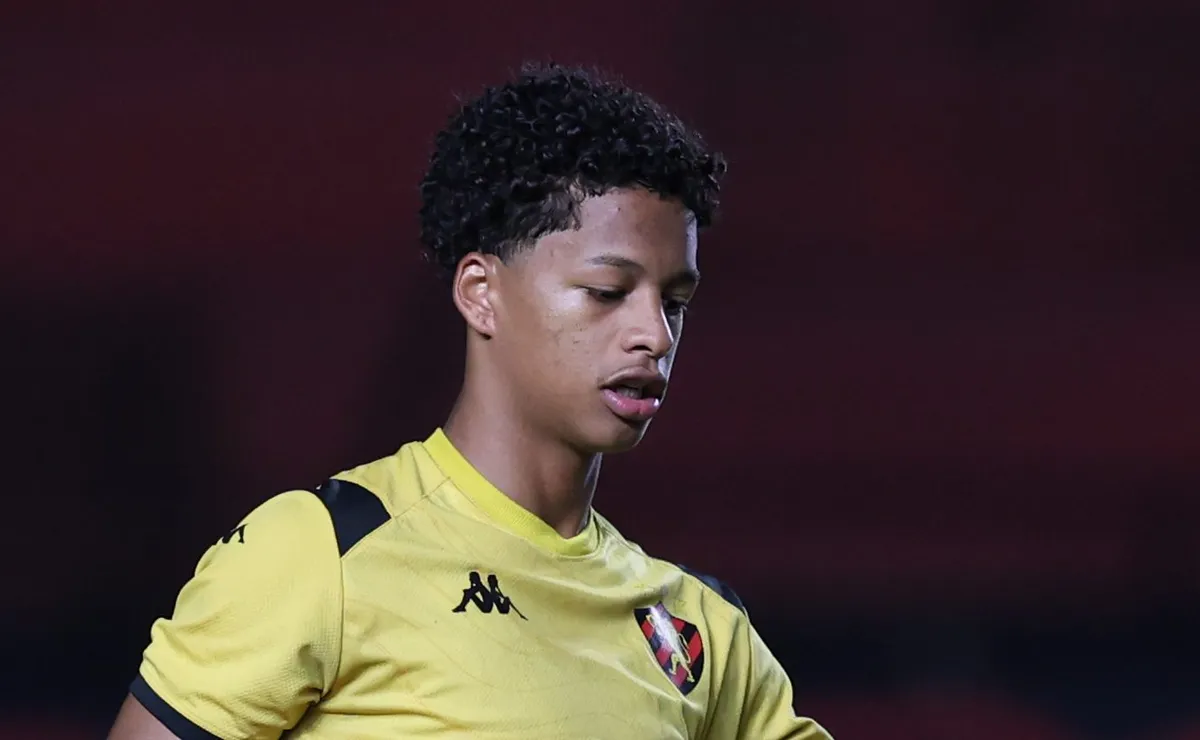 Flamengo avança por Zé Lucas, joia de 18 anos do Sport