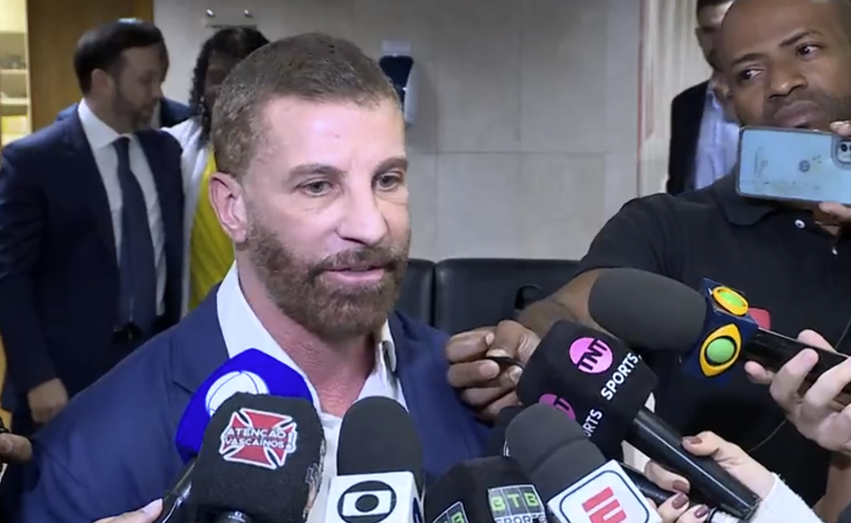 Flamengo ameaça ir à Justiça contra a venda da SAF do Vasco, que vai ao Conselho em 6 de outubro