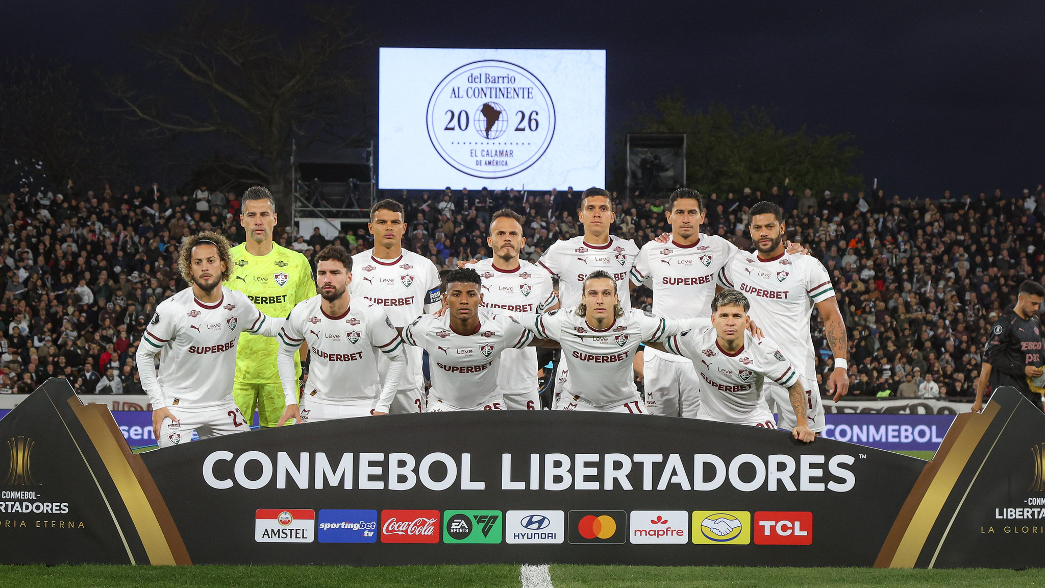Marcão cobrou o Fluminense no intervalo na Argentina e agora escala força máxima contra o Corinthians