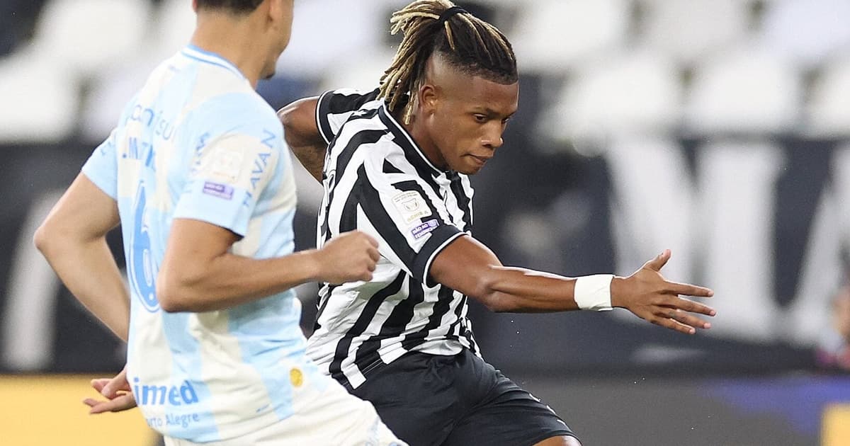 Felipão estreia no comando do Grêmio com derrota para o Botafogo e o time segue colado no Z4