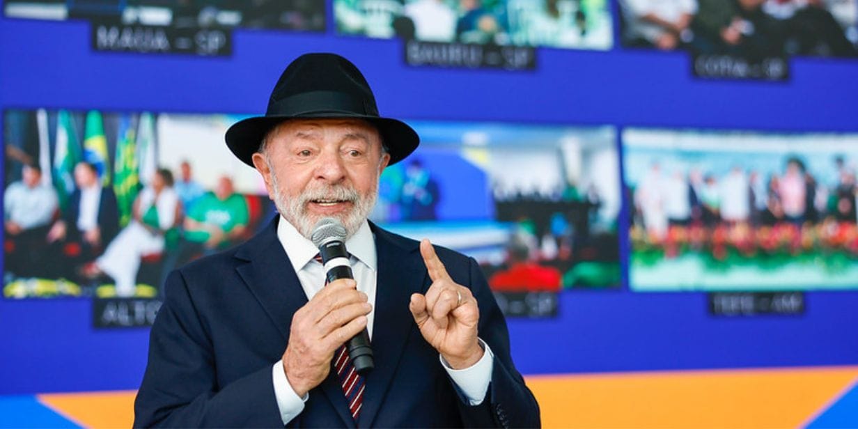 MP de Lula proíbe as bets e dá aos clubes até 5 de outubro para tirar a marca da camisa