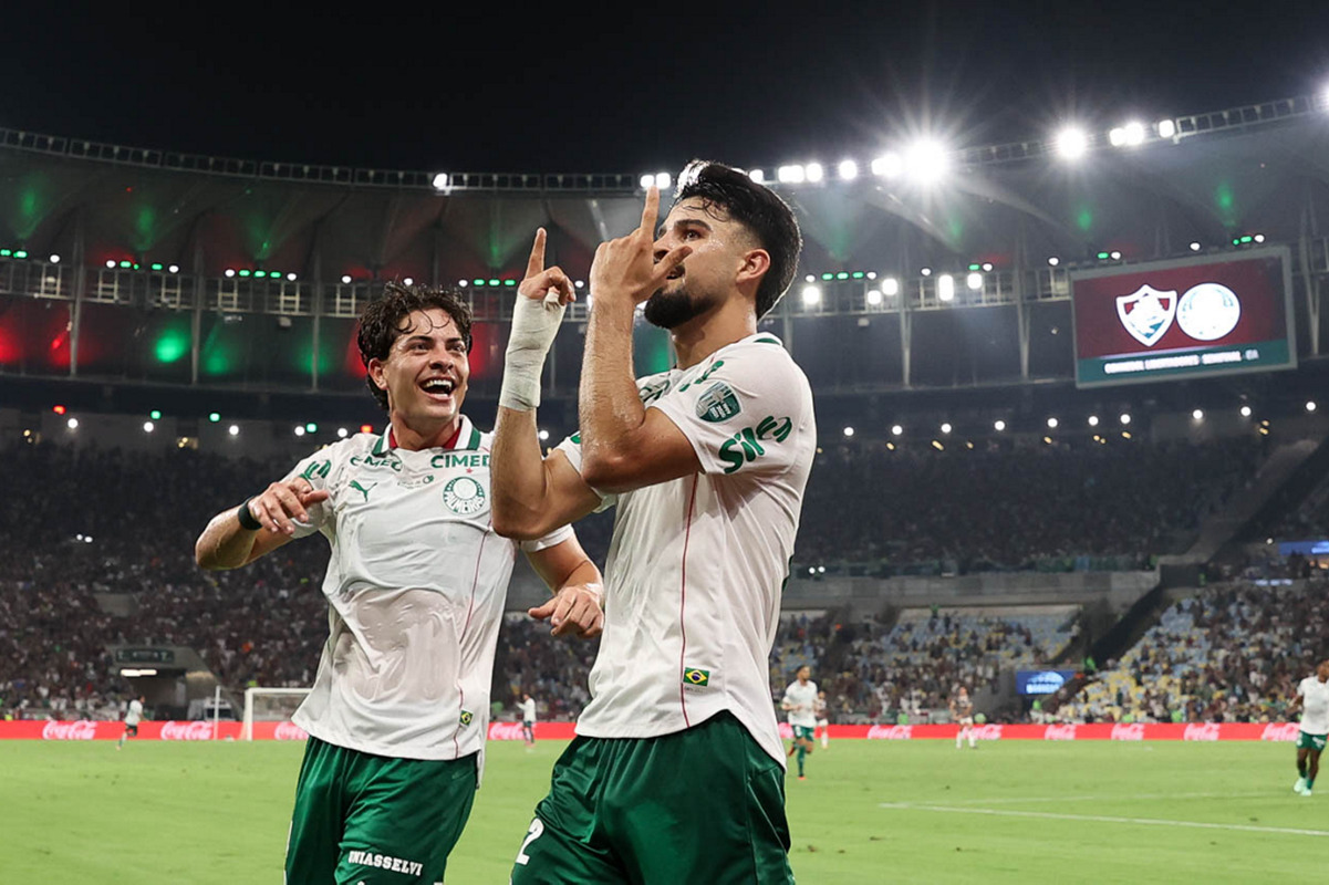 Palmeiras vence o Fluminense por 2 a 1 no Maracanã e leva a vantagem do empate para a volta