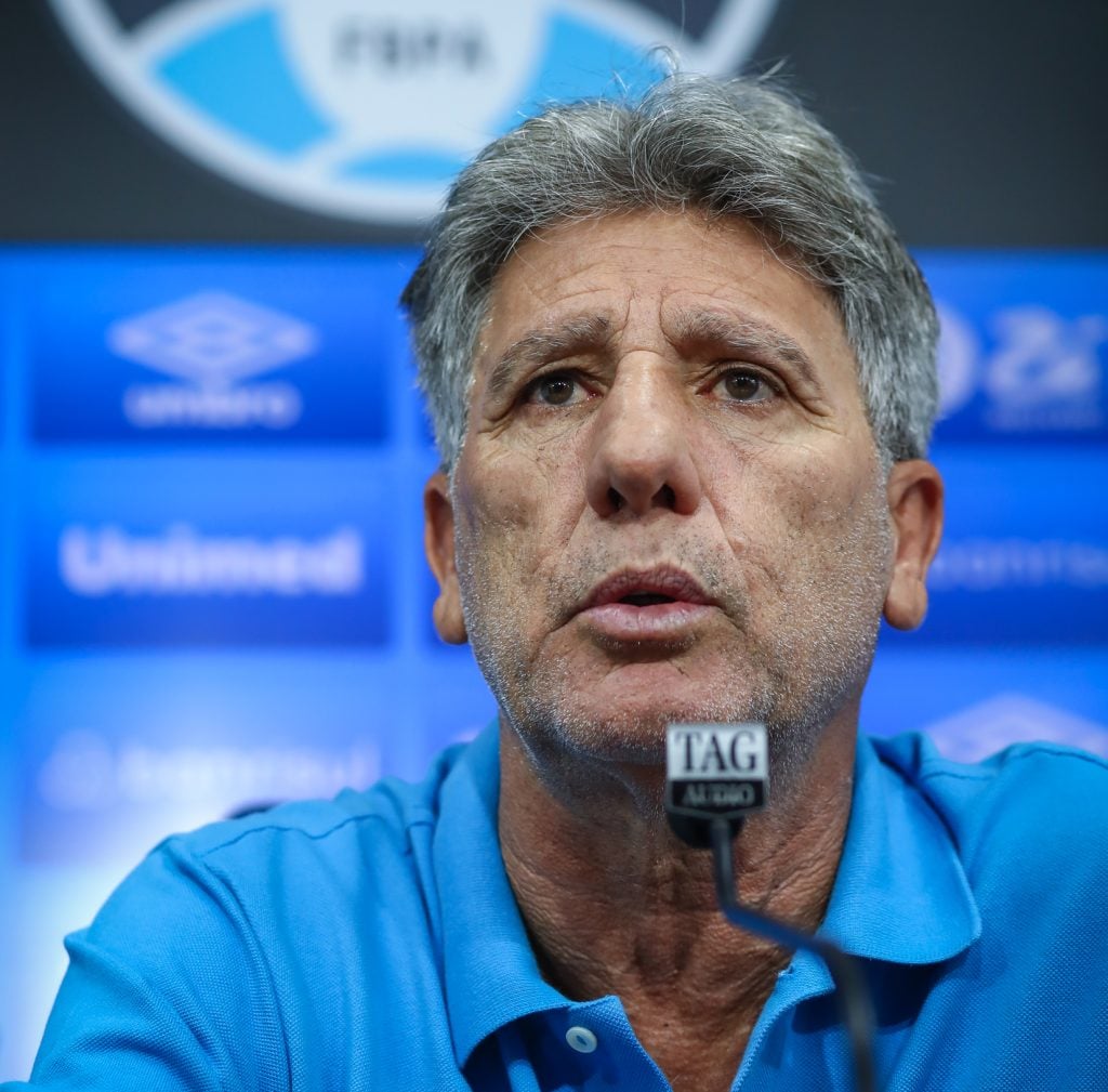 Renato Gaúcho ataca a montagem do elenco e teria colocado o cargo à disposição no Grêmio
