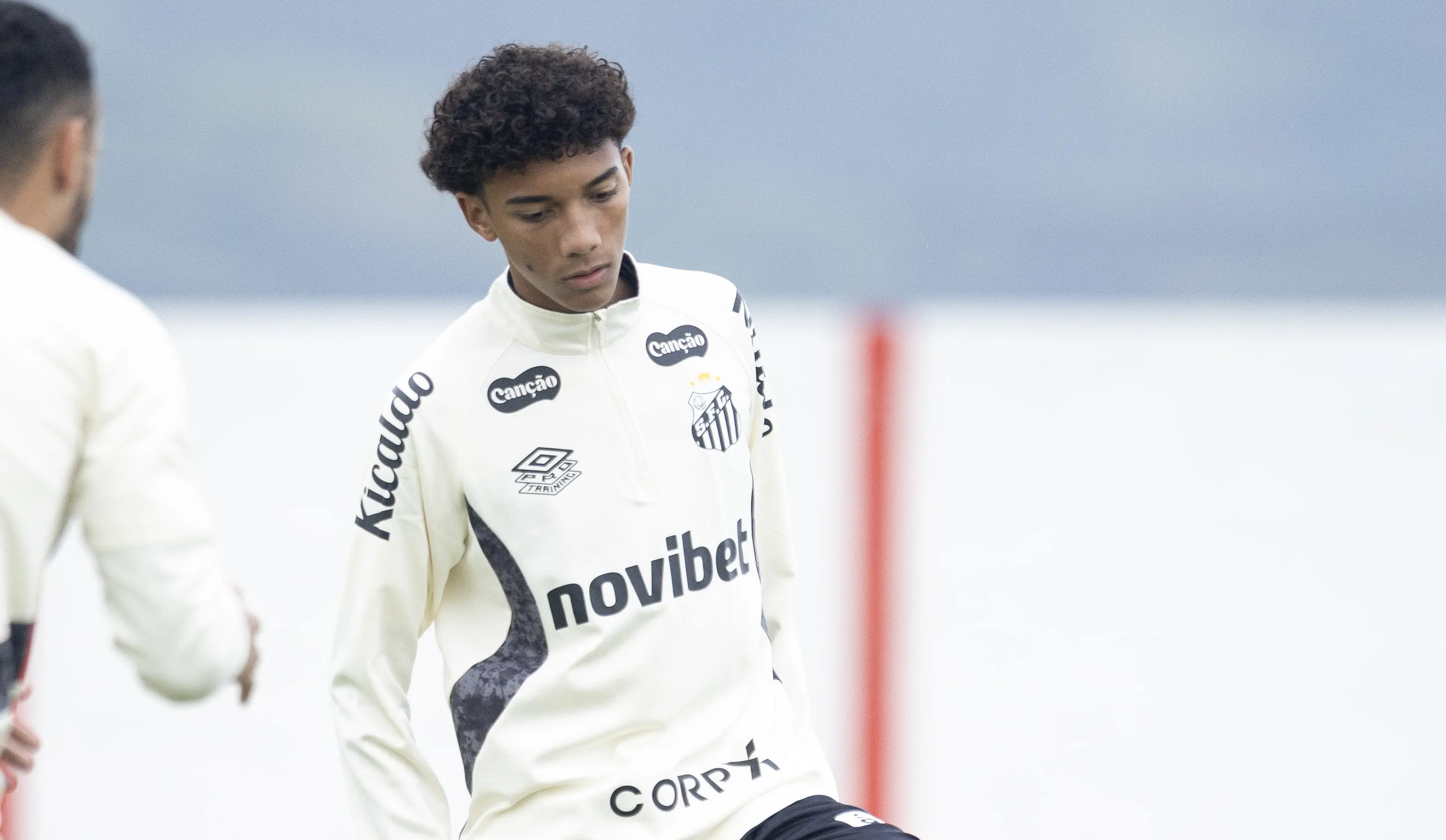Santos libera Robinho Júnior para tirar cidadania italiana com sondagens da Espanha na mesa