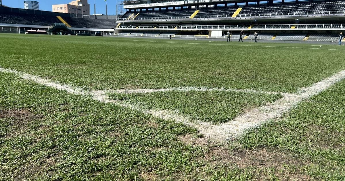 Santos joga 200 quilos de adubo na Vila depois da crítica de Neymar ao gramado