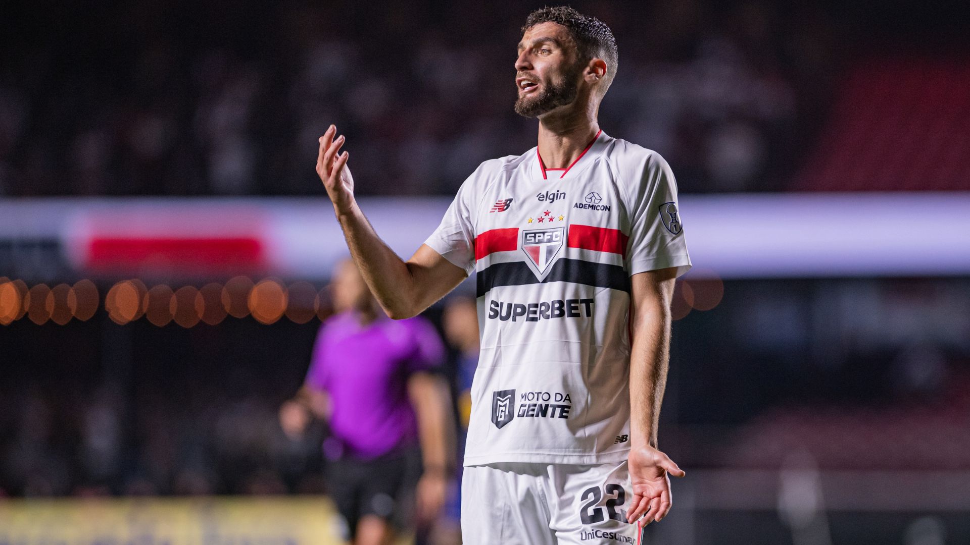 Domingos Duarte rompe o ligamento do joelho e o São Paulo perde o zagueiro que contratou em agosto
