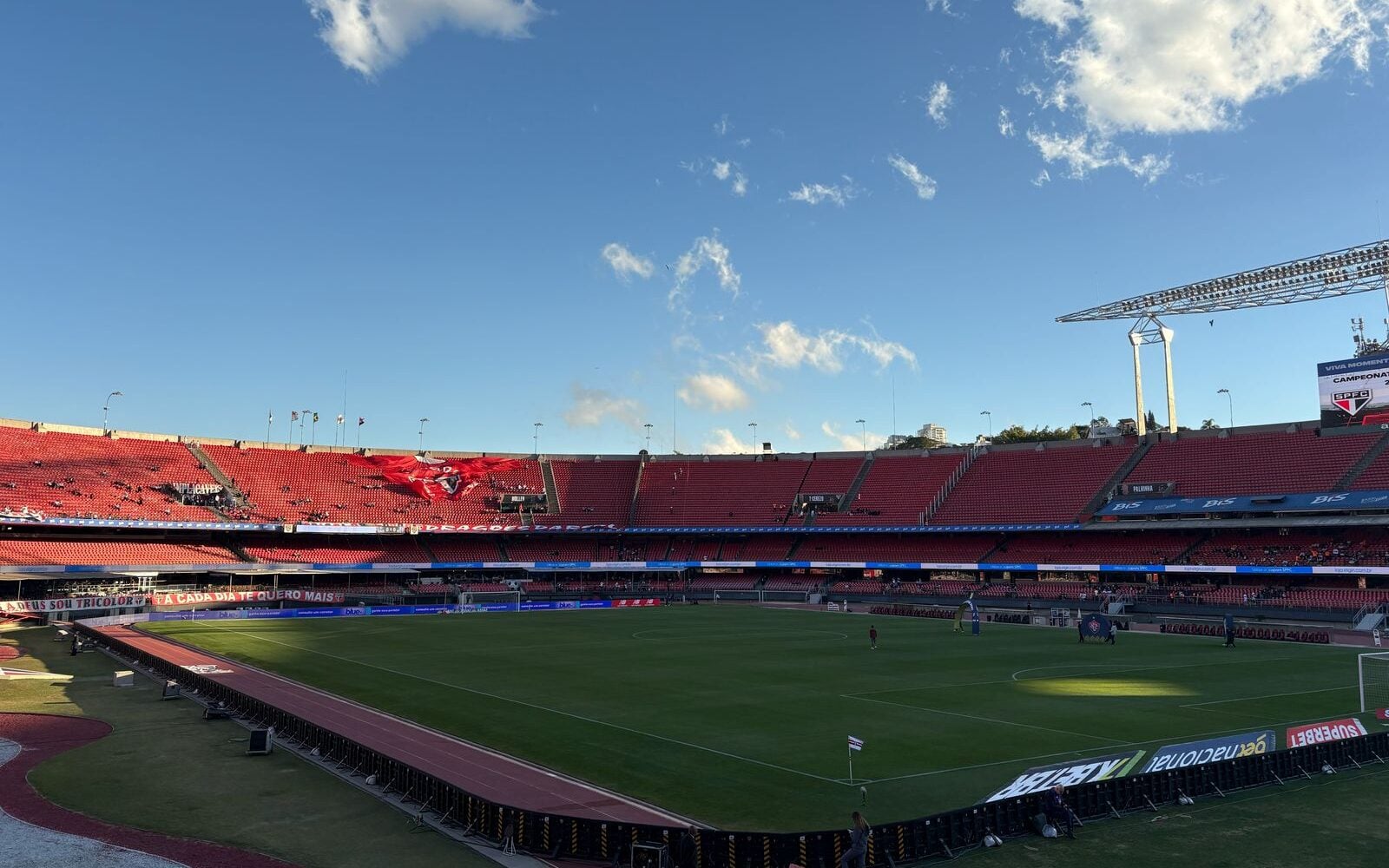 São Paulo abre conversa com três empresas pelo naming rights do Morumbi