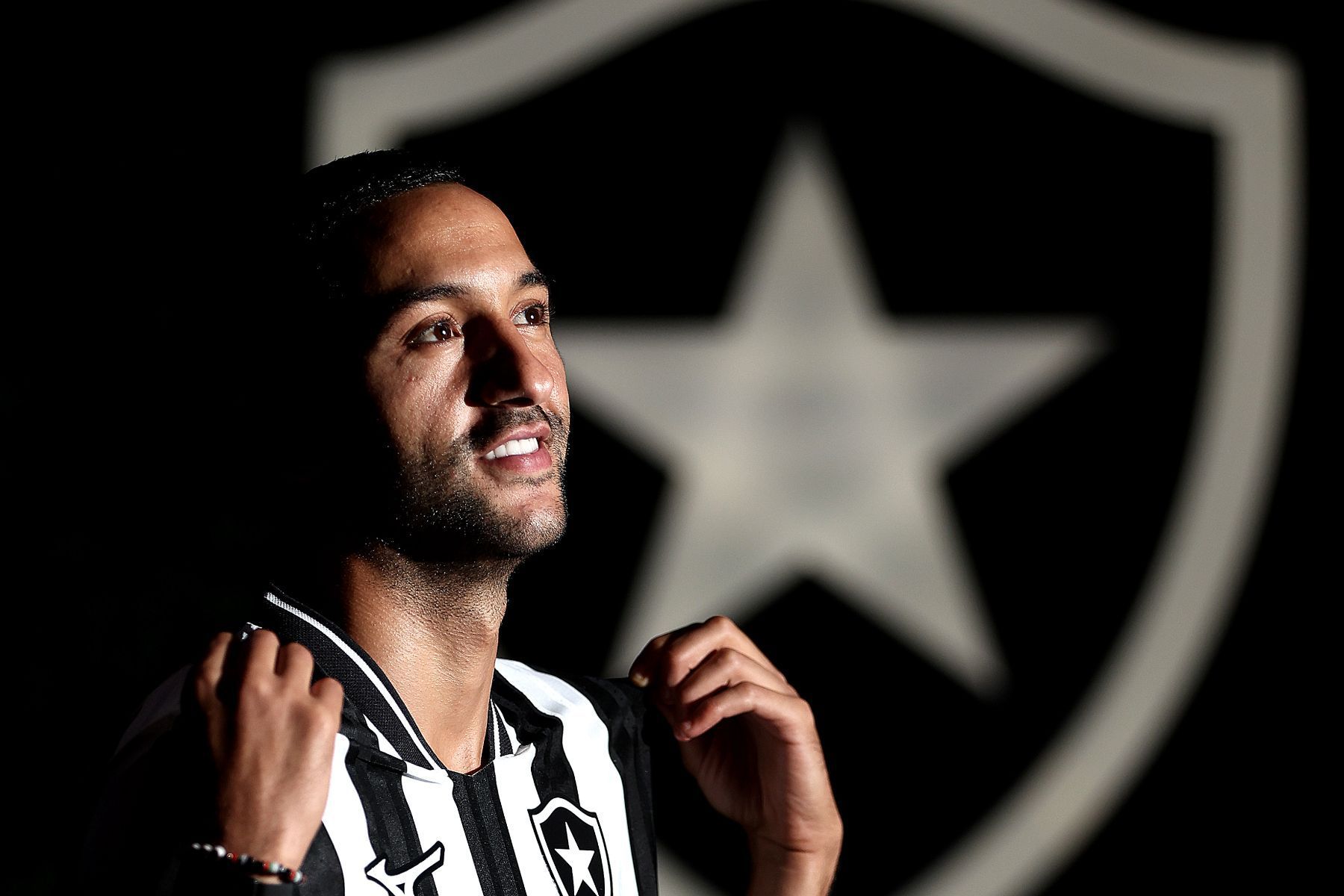Tite estreia no Botafogo com Ziyech relacionado pela primeira vez e o retorno de Ferraresi