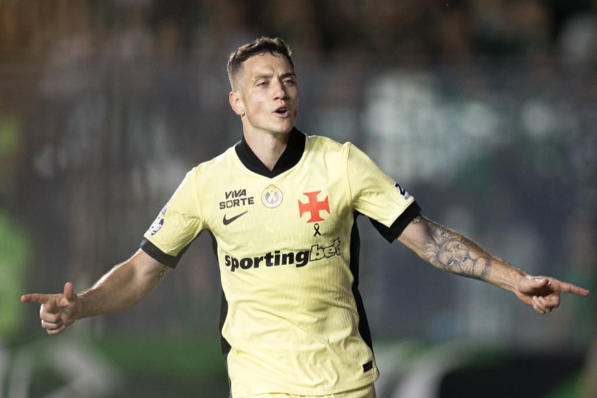 Vasco faz 5 a 0 no Coritiba em São Januário e deixa a zona de rebaixamento