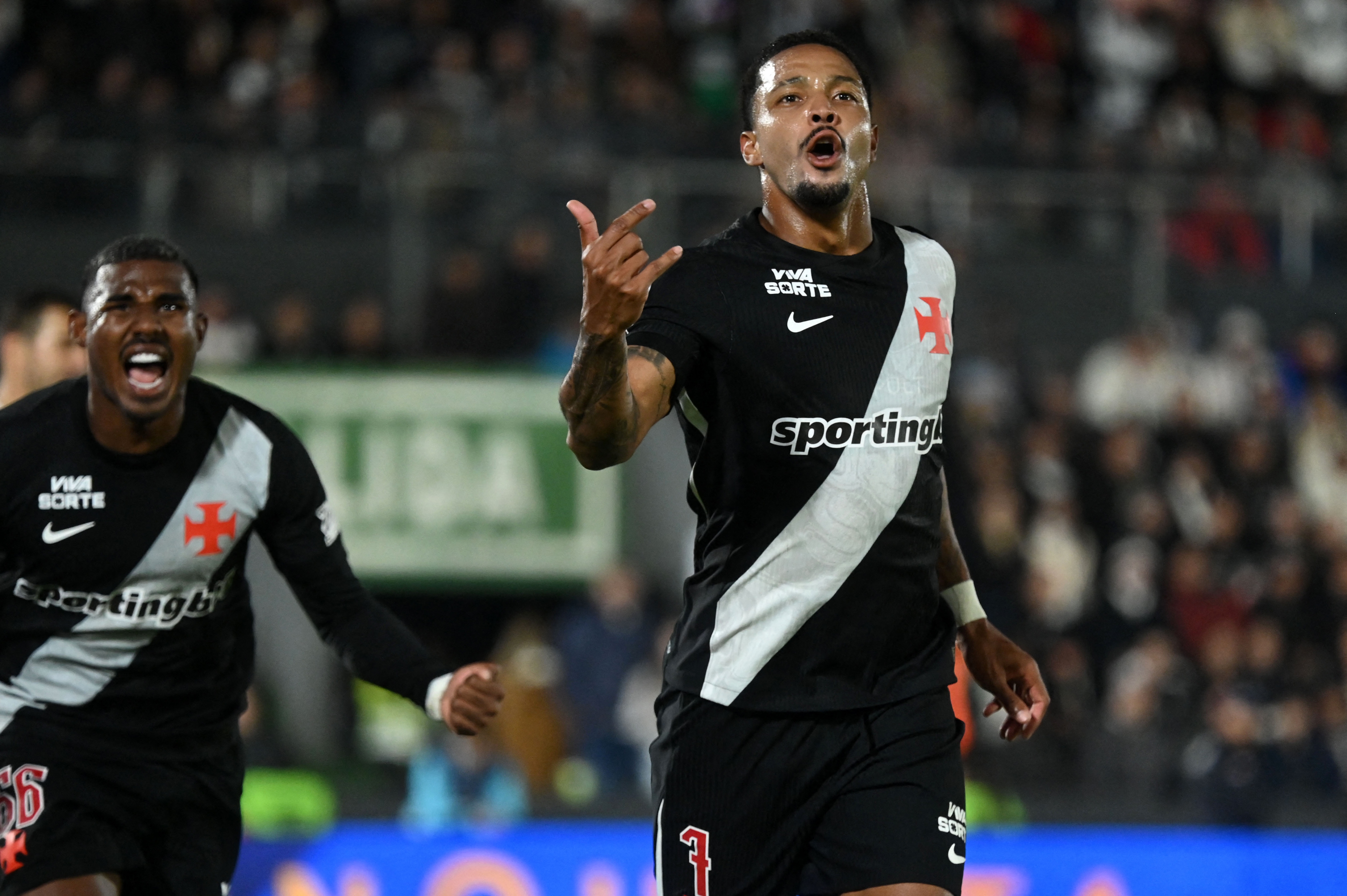 Vasco goleia o Olimpia por 4 a 1 em Assunção e avança às quartas da Sul-Americana